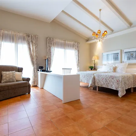 Angeles Отель Дения