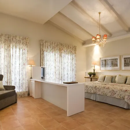 Angeles Отель Дения